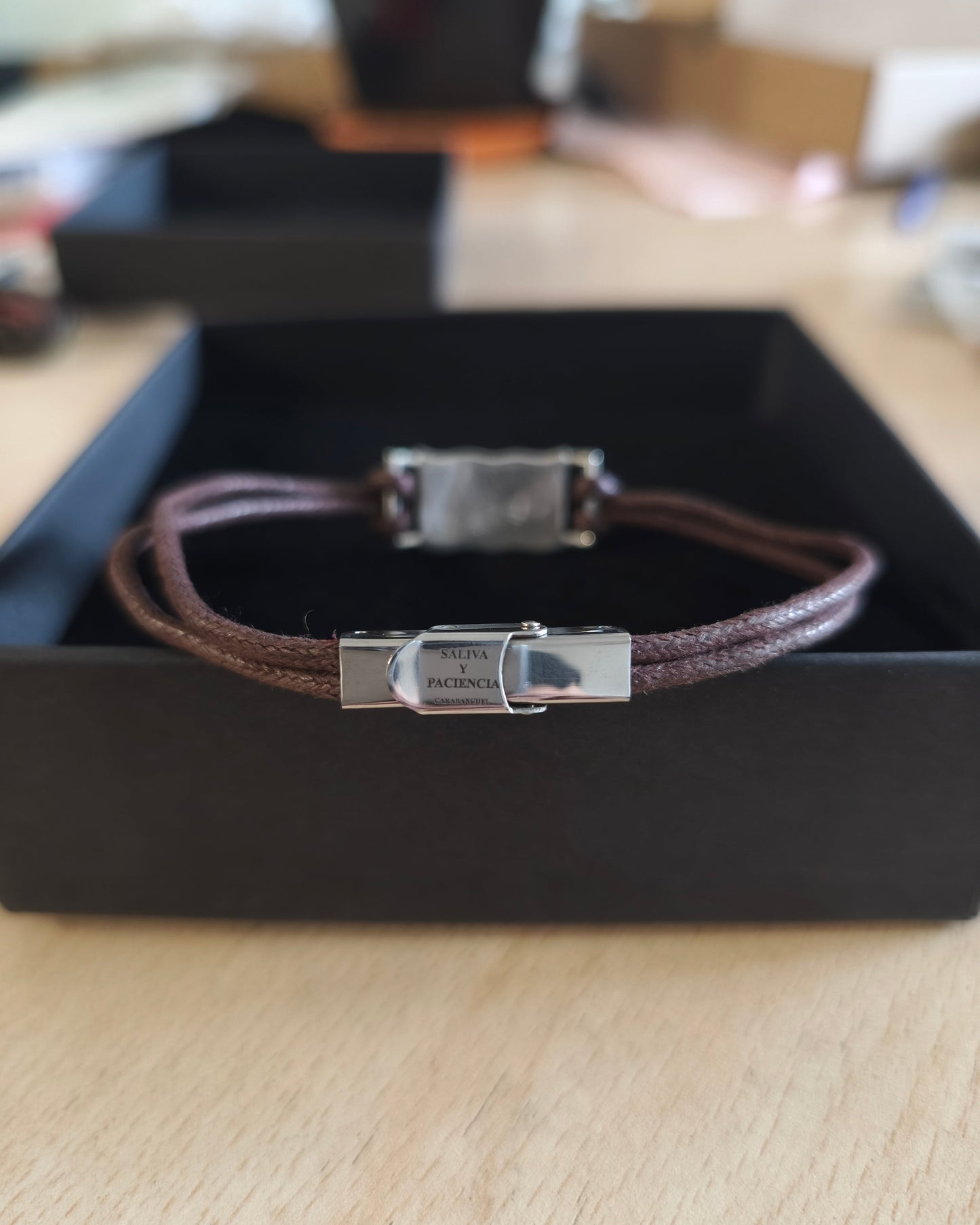 Pulsera plata de ley y cuero bandera  de Los Tercios.